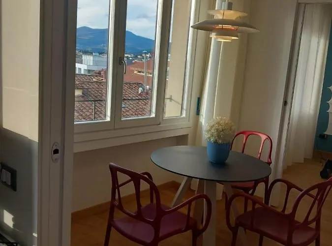 Sweetly Home In Florence Panoramic Suite Con Vista Duomo E Appartamento Elegante Centro Firenze, Stazione Apartament *