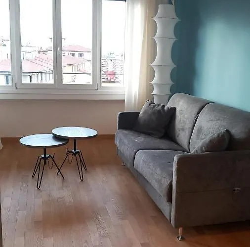 Apartament Sweetly Home In Florence Panoramic Suite Con Vista Duomo E Appartamento Elegante Centro Firenze, Stazione Florencja