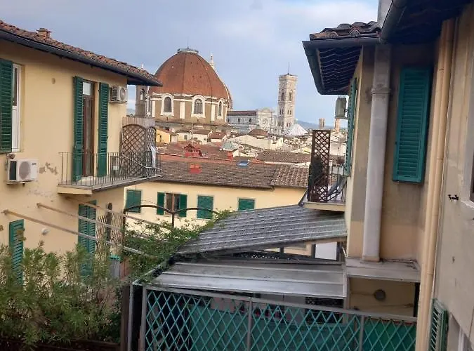 Apartament Sweetly Home In Florence Panoramic Suite Con Vista Duomo E Appartamento Elegante Centro Firenze, Stazione Florencja