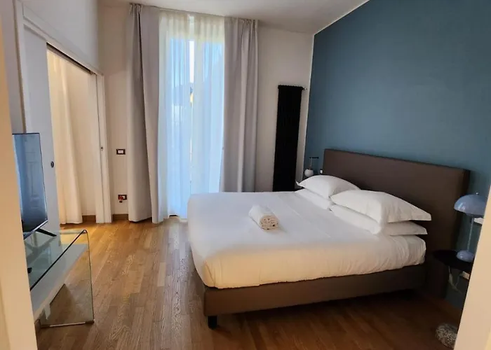 Apartament Sweetly Home In Florence Panoramic Suite Con Vista Duomo E Appartamento Elegante Centro Firenze, Stazione *