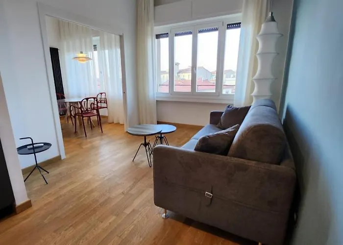 Sweetly Home In Florence Panoramic Suite Con Vista Duomo E Appartamento Elegante Centro Firenze, Stazione Apartament Florencja