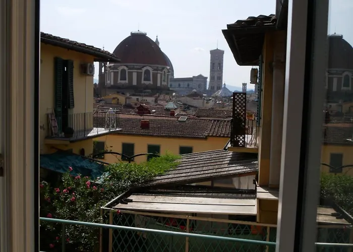 Apartament Sweetly Home In Florence Panoramic Suite Con Vista Duomo E Appartamento Elegante Centro Firenze, Stazione Florencja
