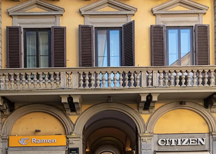 Sweetly Home In Florence Panoramic Suite Con Vista Duomo E Appartamento Elegante Centro Firenze, Stazione Apartament