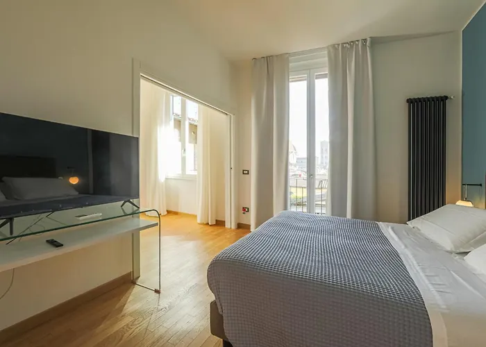 Sweetly Home In Florence Panoramic Suite Con Vista Duomo E Appartamento Elegante Centro Firenze, Stazione Apartament *