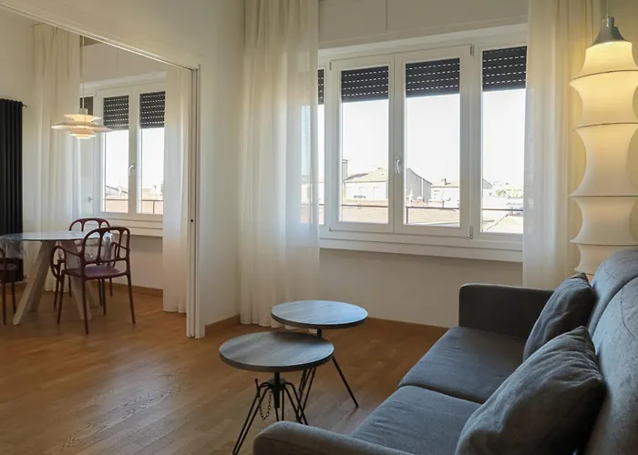 Sweetly Home In Florence Panoramic Suite Con Vista Duomo E Appartamento Elegante Centro Firenze, Stazione Apartament *